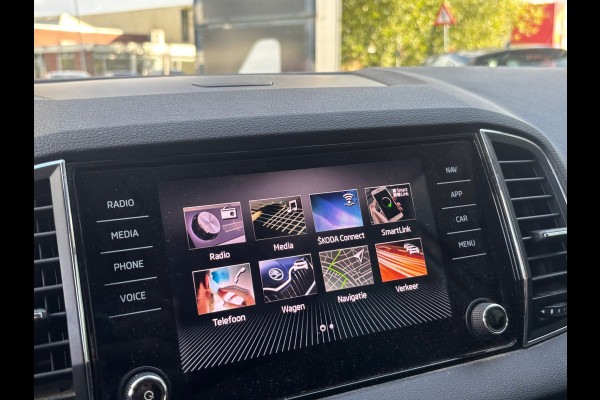 Škoda Karoq BWJ 2019 | 1.0 TSI 116PK Bus Ed | TREKHAAK | CAMERA | CLIMA | NAVI | CARPLAY | PRIVACY GLASS |