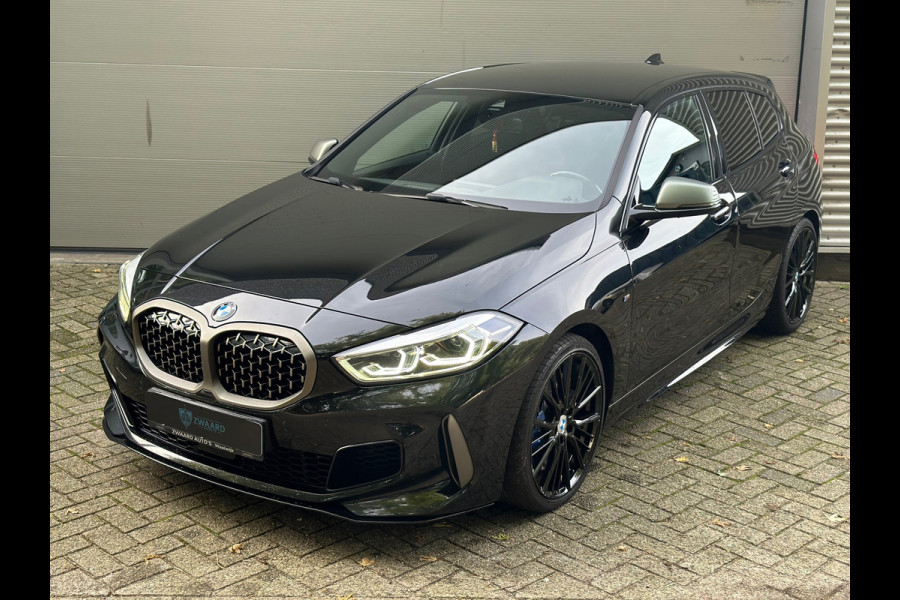 BMW 1-serie M135i xDriveCentennial High Executive l Kuipstoelen l Navi l ACC l Performance uitlaat l