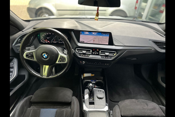 BMW 1-serie M135i xDriveCentennial High Executive l Kuipstoelen l Navi l ACC l Performance uitlaat l