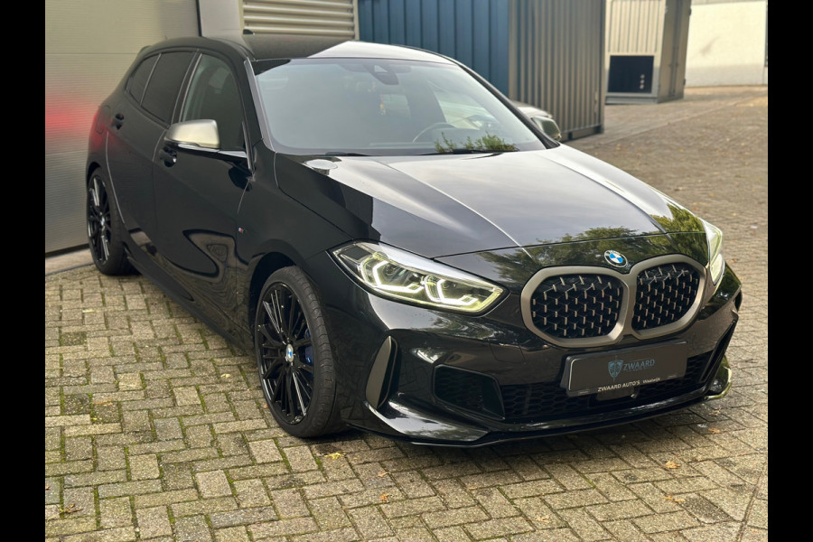 BMW 1-serie M135i xDriveCentennial High Executive l Kuipstoelen l Navi l ACC l Performance uitlaat l