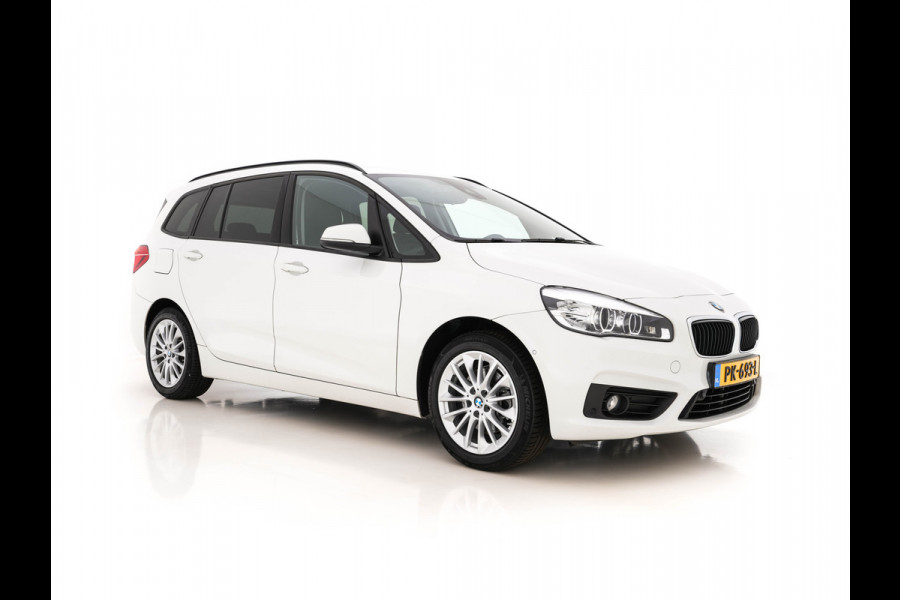 BMW 2 Serie Gran Tourer 218i Corporate Lease Executive Aut.*NAVI-FULLMAP | FULL-LED  | CAMERA | ECC | CRUISE | PARKING-PACK | TOWBAR |  COMFORT-SEATS | 17'' ALU*