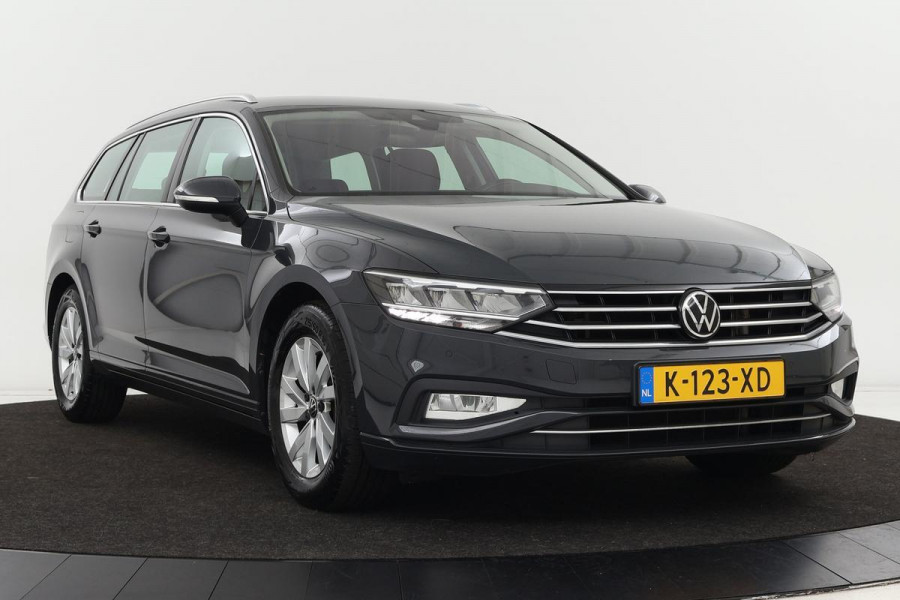 Volkswagen Passat 1.5 TSI Business | Carplay | Camera | Keyless | Navigatie | PDC | Climate control | Cruise control