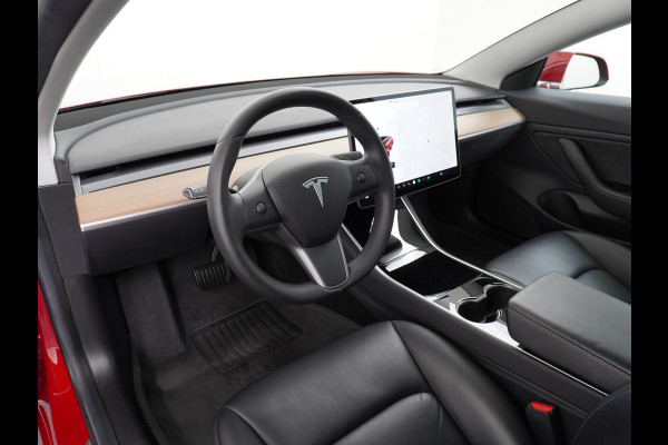 Tesla Model 3 SR+60kWh Trekhaak 325PK 19" 59.000 nieuw ! AutoPilot FSD.vb Premium-Luidsprekers Leer PanoDak Adaptive cruise 18" Camera's Elekt Ecc Navigatiesysteem full map LED-a+v Comfortstoel(en) ACC Dual-ECC DAB Voorverwarmen interieur via App Keyless via Telefoonsleutel One-Pedal-Drive Origin. NLse auto !