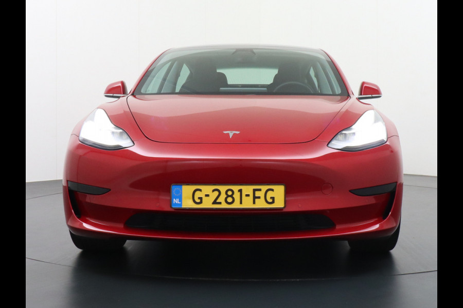 Tesla Model 3 SR+60kWh Trekhaak 325PK 19" 59.000 nieuw ! AutoPilot FSD.vb Premium-Luidsprekers Leer PanoDak Adaptive cruise 18" Camera's Elekt Ecc Navigatiesysteem full map LED-a+v Comfortstoel(en) ACC Dual-ECC DAB Voorverwarmen interieur via App Keyless via Telefoonsleutel One-Pedal-Drive Origin. NLse auto !