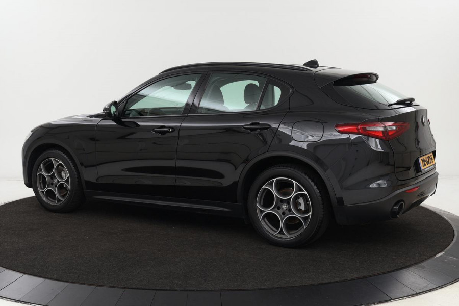 Alfa Romeo Stelvio 2.2d Super | Adaptive Cruise | Leder | Camera | Xenon | Navigatie | PDC | Bluetooth | DAB+