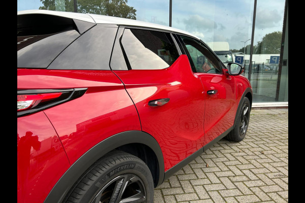 DS DS 3 Crossback 1.2 Turbo 100pk So Chic - Navi - Leder - Camera - Winterpakket - Org.NL