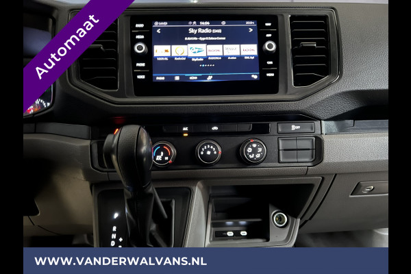 Volkswagen Crafter 2.0 TDI 141pk Automaat L3H2 L2H1 Euro6 Airco | 2x Zijdeur | Camera | Navigatie Apple Carplay, Android Auto, Cruisecontrol, Bijrijdersbank, 3000kg trekvermogen