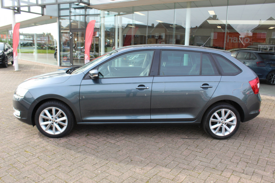 Škoda Rapid Spaceback 1.2 TSI Greentech JOY , Automaat, Unieke auto Climate control , cruise control , Navigatie, Bluetooth , Trekhaak LM velgen , Parkeer sensoren v+a