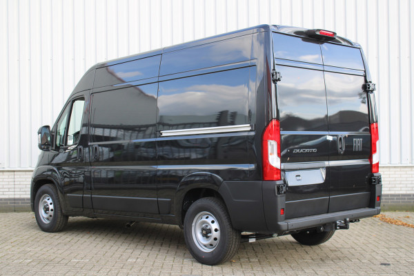 Fiat Ducato 2.2 MultiJet 140 PK S&S L2H2 3.3t | 140 pk | Airco | Zijschuifdeur links | Trekhaak | Techno pakket | Worksite light |