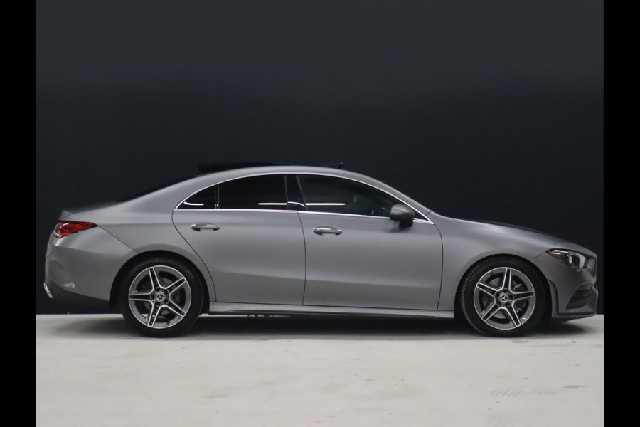 Mercedes-Benz CLA-Klasse 200 AMG Sport 164 PK! [SCHUIFDAK, SFEERVERLICHTING, CAMERA, LAK MOJAVESILVER, GROOT NAVI, SPORTSTOELEN, PDC, CRUISE CONTROL, AIRCO, NIEUWSTAAT]