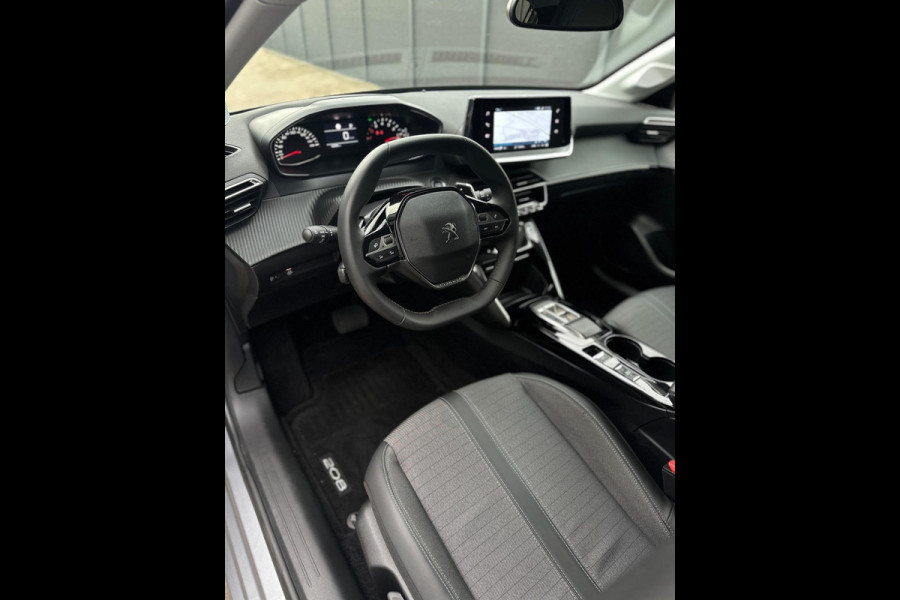 Peugeot 208 1.2 PureTech Allure CarPlay Automaat