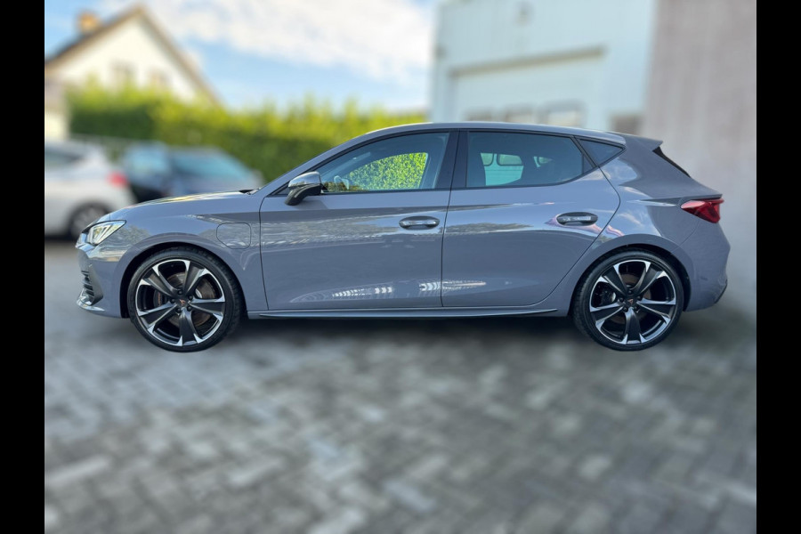 CUPRA Leon 1.4 e-Hybrid VZ Business PHEV / NARDO GREY / SIDESKIRTS / DIGITAL COCKPIT / PDC