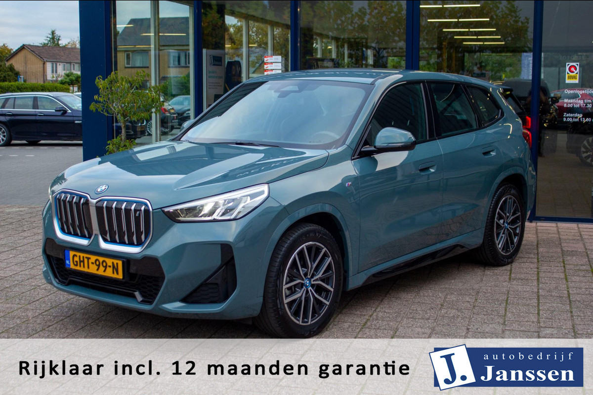 BMW iX1 XDrive30 67 kWh M-Sport | Prijs rijklaar incl. 12 mnd garantie | Camera Navi Pakeerhulp