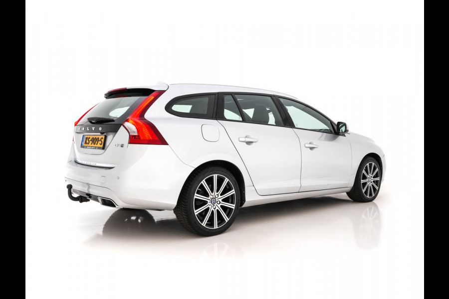 Volvo V60 2.4 D5 Twin Engine Summum Technology-Pack Aut. *PANO| BI-XENON | VOLLEDER | NAVI-FULLMAP | CAMERA | ECC | PDC | CRUISE | MEMORY | LANE-ASSIST*