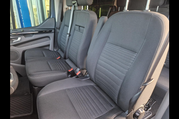 Ford Transit Custom 320 2.0 TDCI L2H1 Limited | 170pk Automaat | 6 zitplaatsen! |  DC Dubbele Cabine | Adaptive cruise control | Dubbele schuifdeur  | Scherm | Stoelverwarming | Achteruitrijcamera | Treeplanken | Sport striping