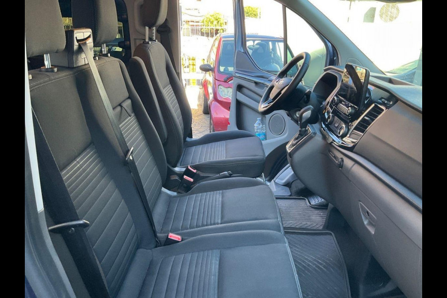 Ford Transit Custom 320 2.0 TDCI L2H1 Limited | 170pk Automaat | 6 zitplaatsen! |  DC Dubbele Cabine | Adaptive cruise control | Dubbele schuifdeur  | Scherm | Stoelverwarming | Achteruitrijcamera | Treeplanken | Sport striping