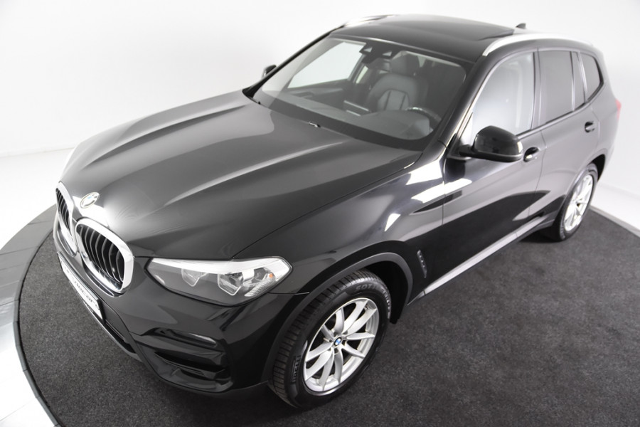 BMW X3 sDrive18d M-Sport *Panoramadak*Leer*