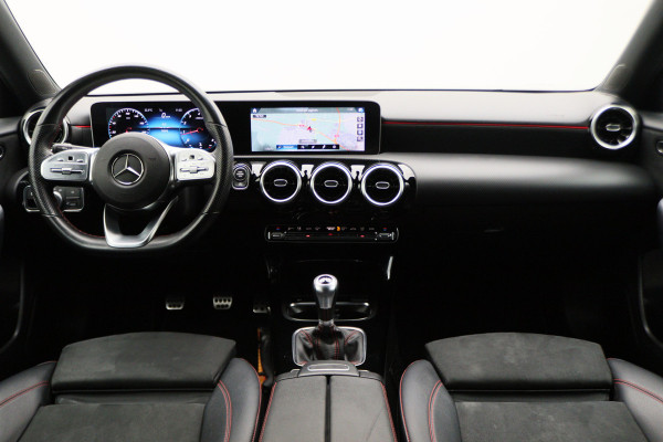 Mercedes-Benz A-Klasse 160 Business Solution AMG Climate, Virtual Cockpit, Cruise, Camera, Apple Carplay, 18''