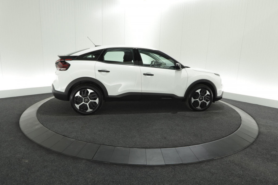 Citroën C4 Puretech 130 EAT8 Feel | Camera | Parkeersensoren | Navigatie | Apple Carplay