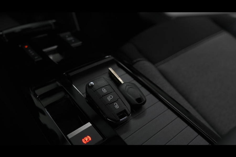 Citroën C4 Puretech 130 EAT8 Feel | Camera | Parkeersensoren | Navigatie | Apple Carplay
