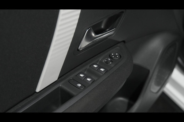Citroën C4 Puretech 130 EAT8 Feel | Camera | Parkeersensoren | Navigatie | Apple Carplay