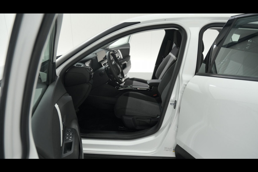 Citroën C4 Puretech 130 EAT8 Feel | Camera | Parkeersensoren | Navigatie | Apple Carplay