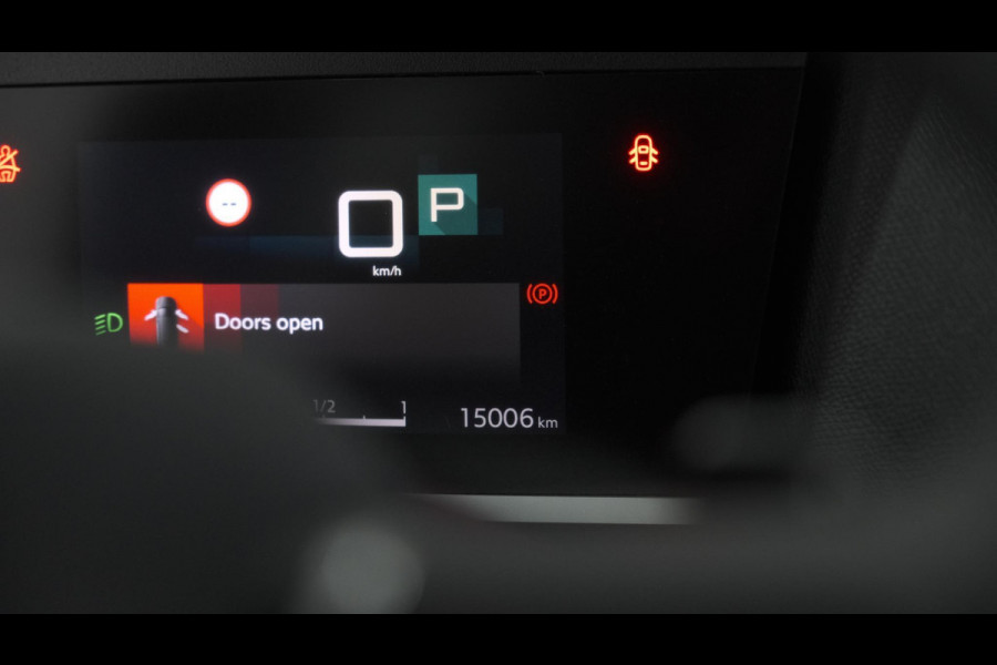 Citroën C4 Puretech 130 EAT8 Feel | Camera | Parkeersensoren | Navigatie | Apple Carplay