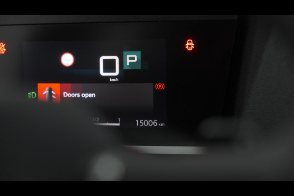 Citroën C4 Puretech 130 EAT8 Feel | Camera | Parkeersensoren | Navigatie | Apple Carplay