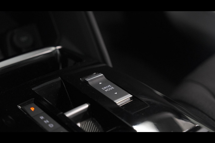 Citroën C4 Puretech 130 EAT8 Feel | Camera | Parkeersensoren | Navigatie | Apple Carplay