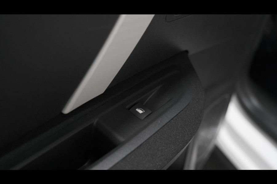 Citroën C4 Puretech 130 EAT8 Feel | Camera | Parkeersensoren | Navigatie | Apple Carplay