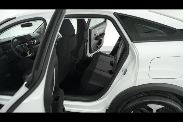 Citroën C4 Puretech 130 EAT8 Feel | Camera | Parkeersensoren | Navigatie | Apple Carplay