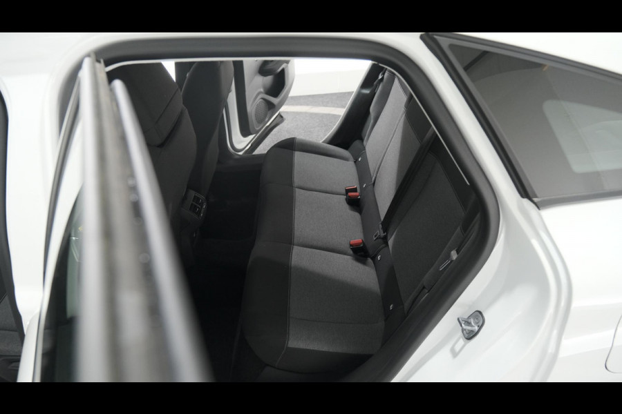 Citroën C4 Puretech 130 EAT8 Feel | Camera | Parkeersensoren | Navigatie | Apple Carplay