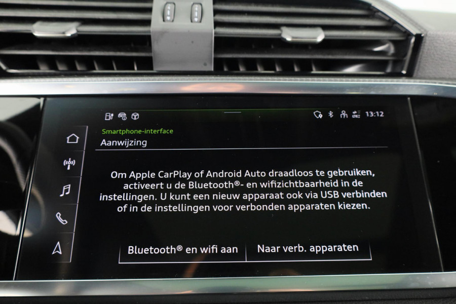 Audi Q3 45 TFSI e S-line 245 pk S-tronic | Verlengde garantie | Navigatie | Panoramadak | Elektr. trekhaak | Achteruitrijcamera | Parkeersensoren (Park assist) |