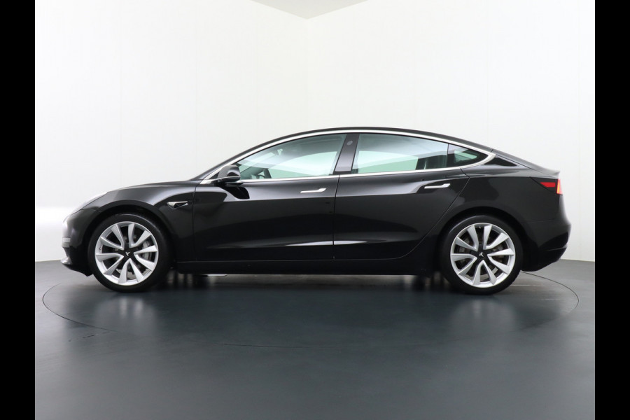 Tesla Model 3 Long Range Trekhaak 1000kg!  75 kWh 463PK FSD-vb. Premium Audio 4wd 19" AutoPilot Pano.dak Camera Leer Adaptive-Cruise+Stop&Go   Veel grip door AWD vierwielaandrijving.  Origineel Nederlandse auto ! grootste accu ! tot 16,5 kwh thuis laden, 120kw/h snelladen per uur !