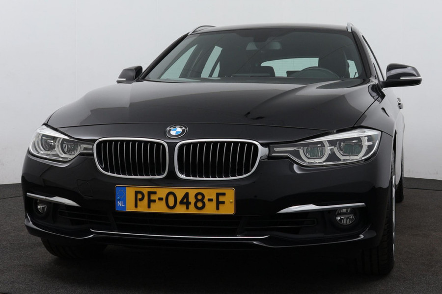 BMW 3 Serie Touring 320i Corporate Lease High Executive (NL-auto, Dealer OnderH, Navi Groot, StoelV, Parkeersensoren, Clima, Etc)