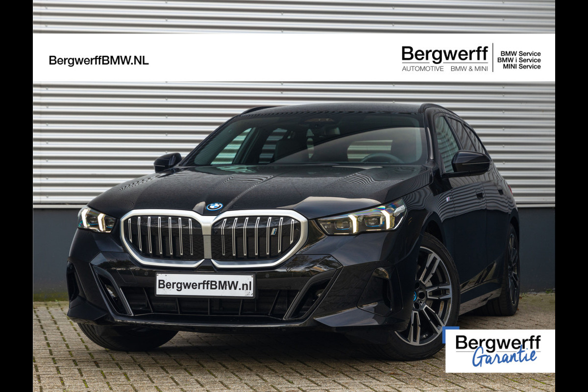 BMW i5 Touring eDrive40 M-Sport - Trekhaak - Driving Ass Prof - Harman-Kardon - Stoelventilatie