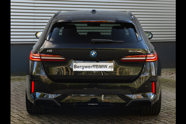 BMW i5 Touring eDrive40 M-Sport - Trekhaak - Driving Ass Prof - Harman-Kardon - Stoelventilatie