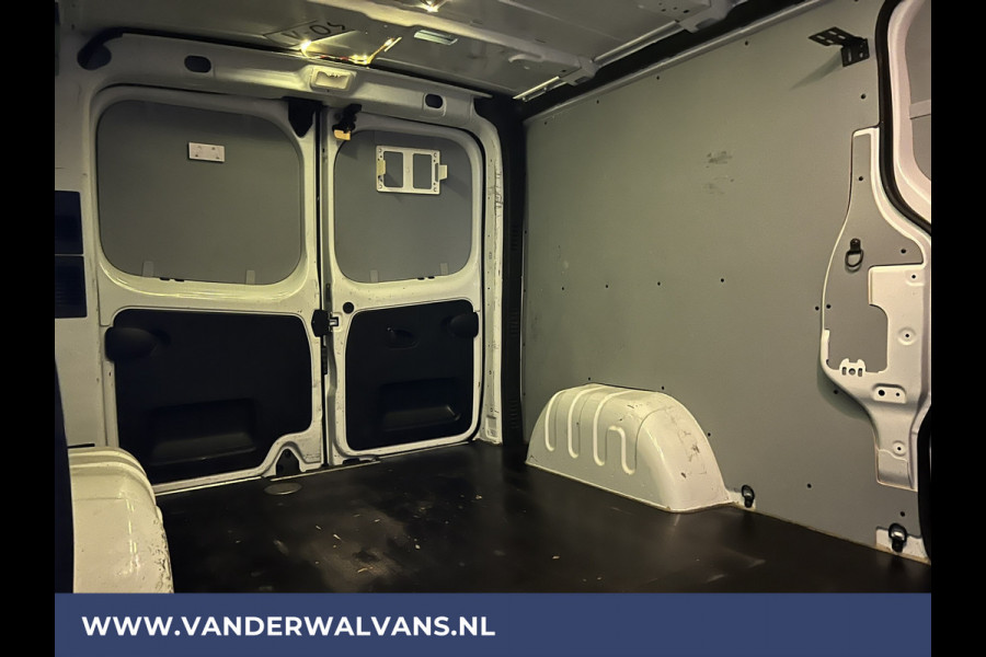 Renault Trafic 1.6 dCi 126pk L2H1 Euro6 Airco | 2x zijdeur | Navigatie | Trekhaak | Cruisecontrol Parkeersensoren, Bijrijdersbank