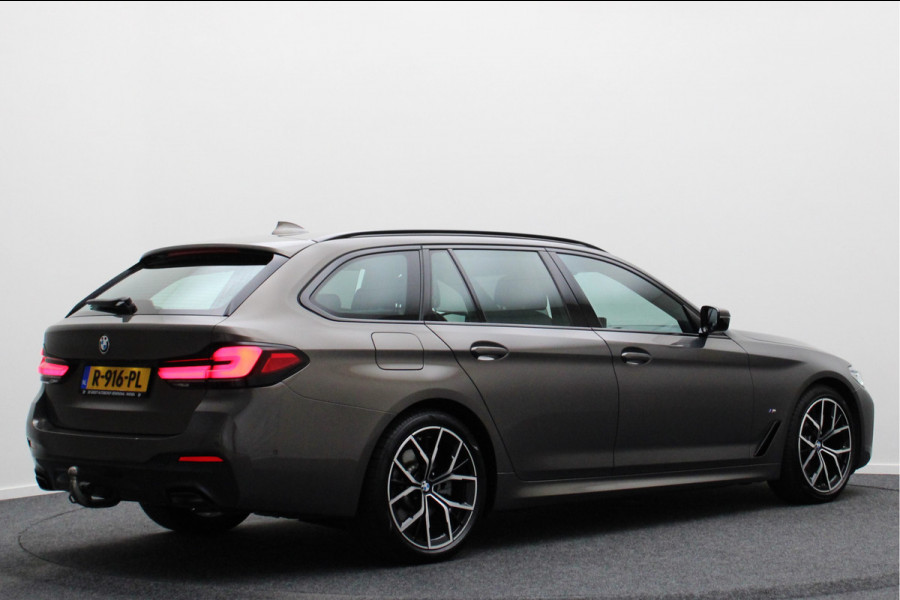 BMW 5 Serie Touring 520i Business Edition Plus M Sportpakket, Leer, BMW Laser, Apple Carplay, ACC, Trekhaak, 19''