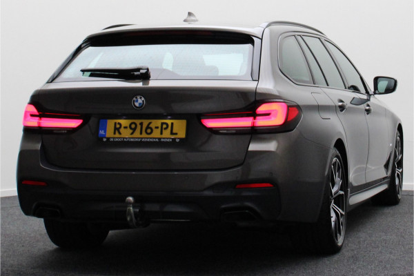 BMW 5 Serie Touring 520i Business Edition Plus M Sportpakket, Leer, BMW Laser, Apple Carplay, ACC, Trekhaak, 19''