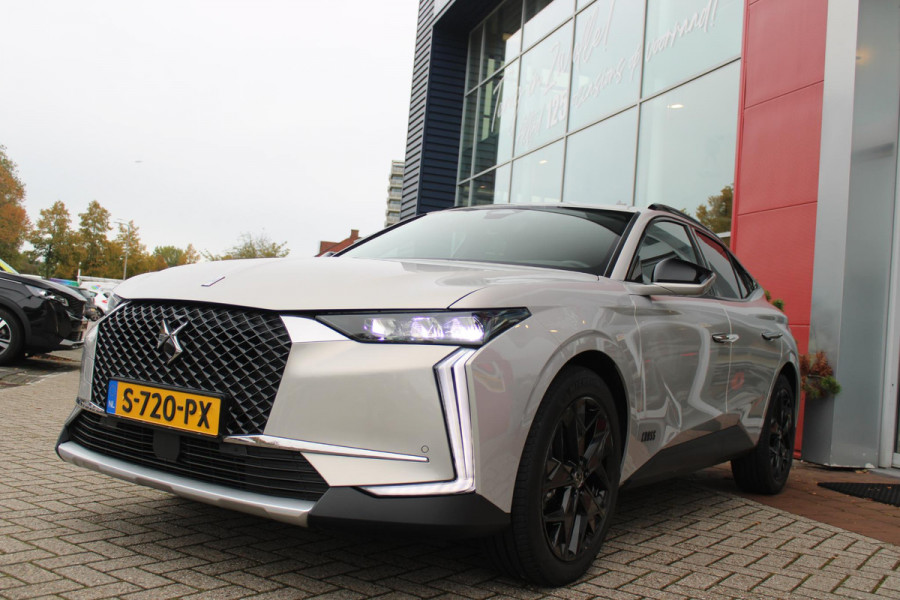 DS DS 4 1.2 130PK AUTOMAAT TROCADERO | HEAD UP DISPLAY | DODEHOEK BEWAKING | NAVIGATIE | DRAADLOZE APPLE CARPLAY/ANDROID AUTO | LED KOPLAMPEN | ACHTERUITRIJ CAMERA | 19" LICHTMETALEN VELGEN | ADAPTIVE CRUISE CONTROL |