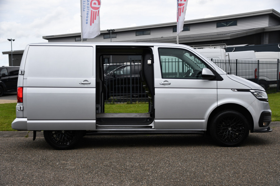 Volkswagen Transporter 2.0 TDI L1H1 Highline Adaptieve Cruise, Camera, Carplay, 150Pk, Multimedia, Dubbele Schuifdeur, Stoelverwarming, Standkachel,