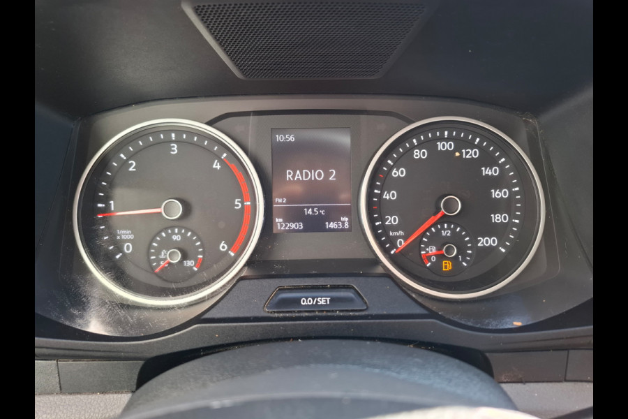 Volkswagen Crafter 2.0TDI L2H1 Airco 3-Pers. Trekhaak PDC Camera 2500kg trekvermogen Cruise Control Schuifdeur Imperiaal Bluetooth Betonplex-vloer Business Euro 6