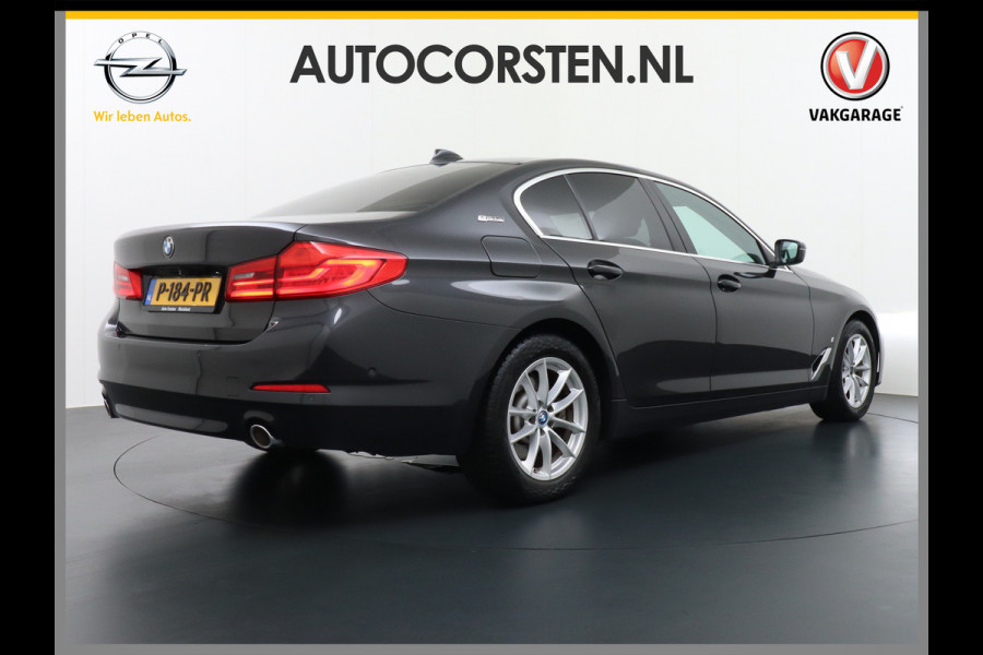 BMW 5 Serie 530e AUT-8 252PK M-Sport Leer-Stoelen+Elektr.+Verwarmd(+achter) Adapt.Cruise Navi-Pro Ecc PDC-A+V Lane Assist Camera Keyless Led A-klep Aut. WiFi Intel.Noodoproep Teleservice ParkAssist Ambience-verlichting Connected drive I-Performance High Executive 420NM 71.000 nieuw