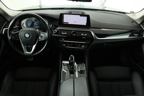 BMW 5 Serie 530e iPerformance Sport Line | Camera | Stoel & Stuurverwarming | Full LED | Navigatie | Park Assist | Half leder | Bluetooth