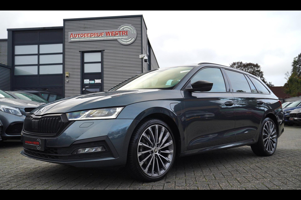 Škoda Octavia Combi 1.4 TSI iV PHEV Business Edition Plus | Kuipstoelen | Panorama | Adaptieve cruise | LED | Camera | Stoelverwar