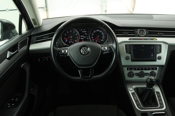 Volkswagen Passat 1.4 TSI Comfortline | Stoelverwarming | Adaptive Cruise | Navigatie | PDC | Bluetooth | Climate control