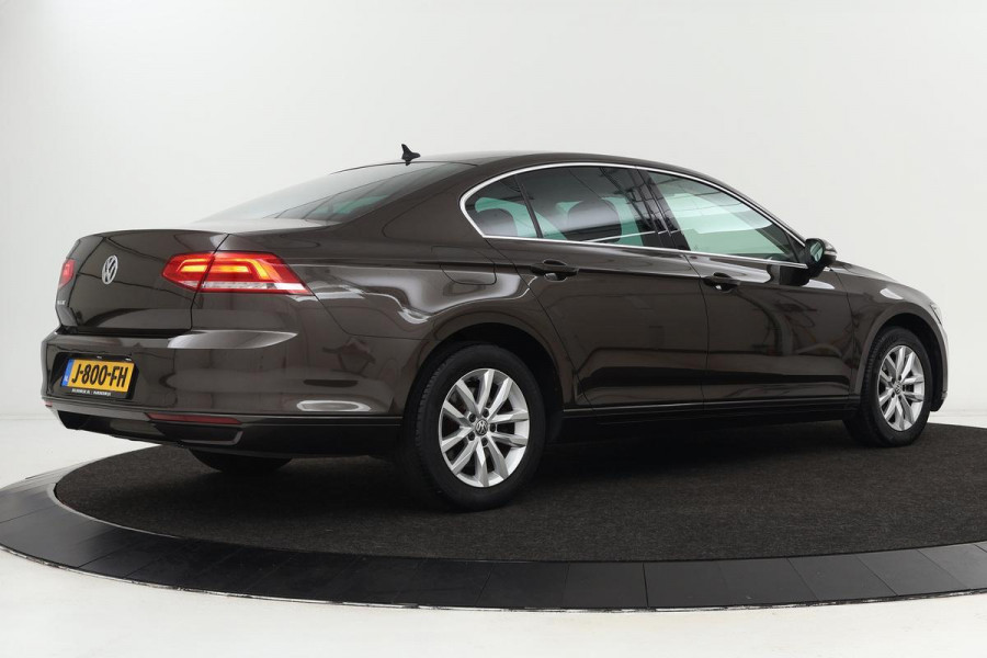 Volkswagen Passat 1.4 TSI Comfortline | Stoelverwarming | Adaptive Cruise | Navigatie | PDC | Bluetooth | Climate control