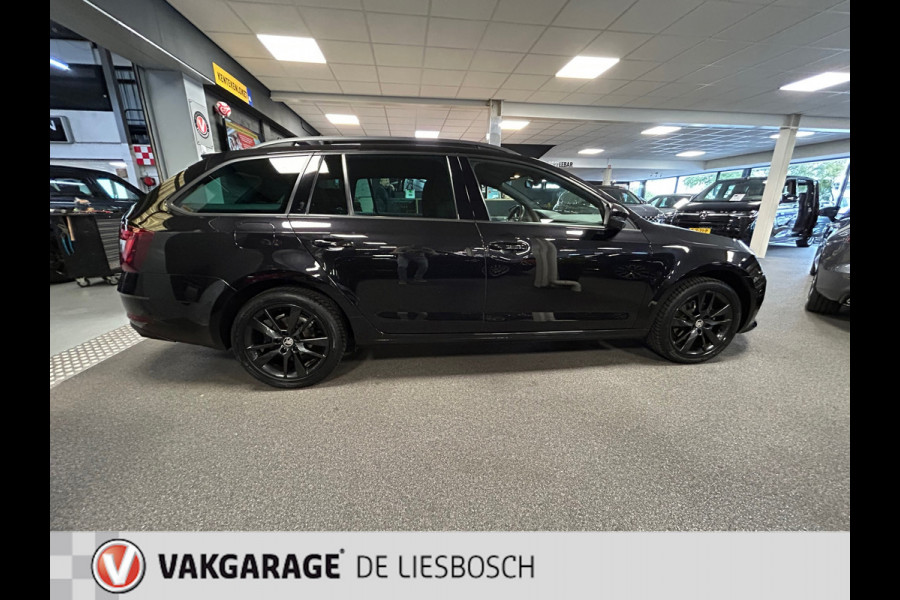 Škoda Octavia Combi 1.5 TSI Greentech Sport Business / automaat / camera / clima / trekhaak