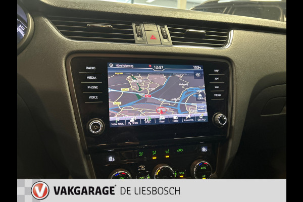 Škoda Octavia Combi 1.5 TSI Greentech Sport Business / automaat / camera / clima / trekhaak